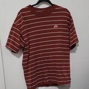 Nike Men's Maroon and White Striped Tee